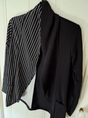 Veste femme – Noire & rayée – Taille unique