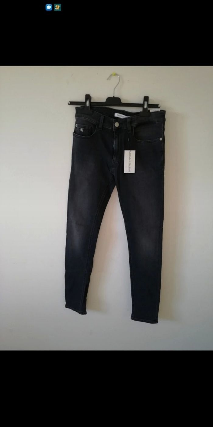 Calvin klein Jean skinny gris taille 14 ans (ENF 055)