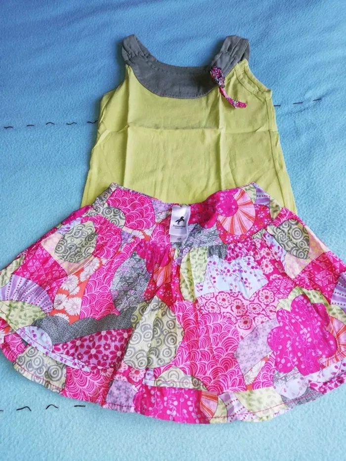 Ensemble t-shirt et jupe