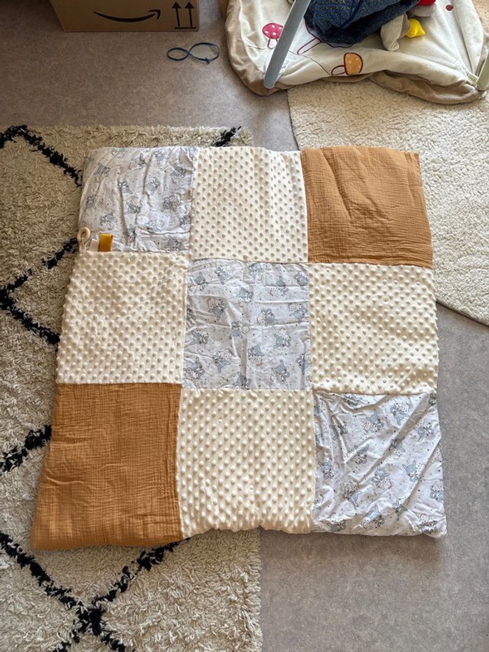 tapis d'éveil neuf