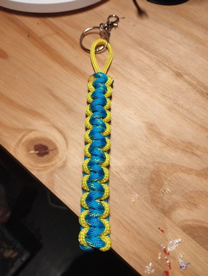 Porte clés en paracorde fait main