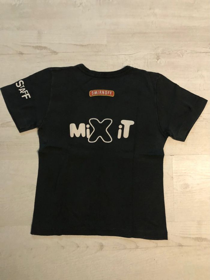BB- Tee-shirt vintage « staff » noir (smirnoff) T unique (36-38) porté 1 soirée - photo numéro 4