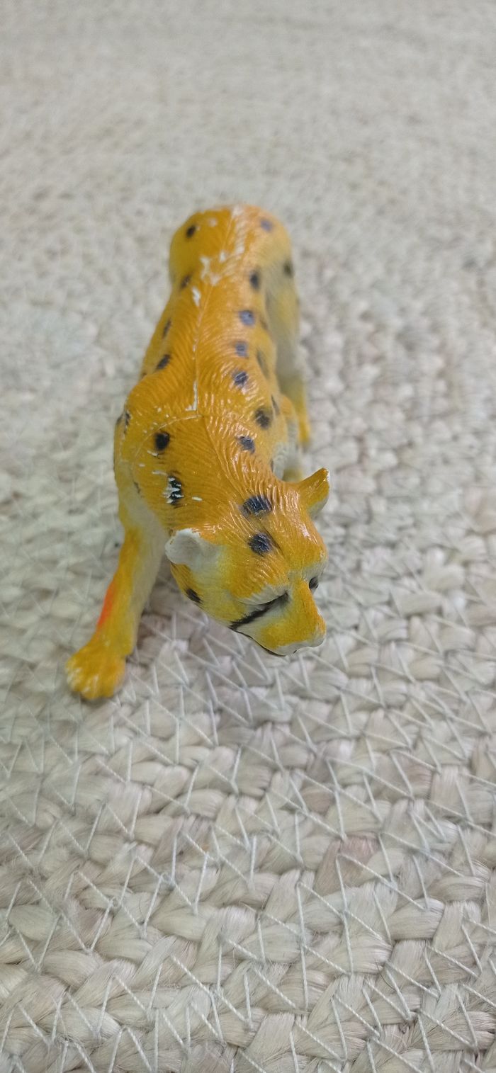 Jouet vintage, figurine guépard, cheetah, marque TM, satisfaisant - photo numéro 2