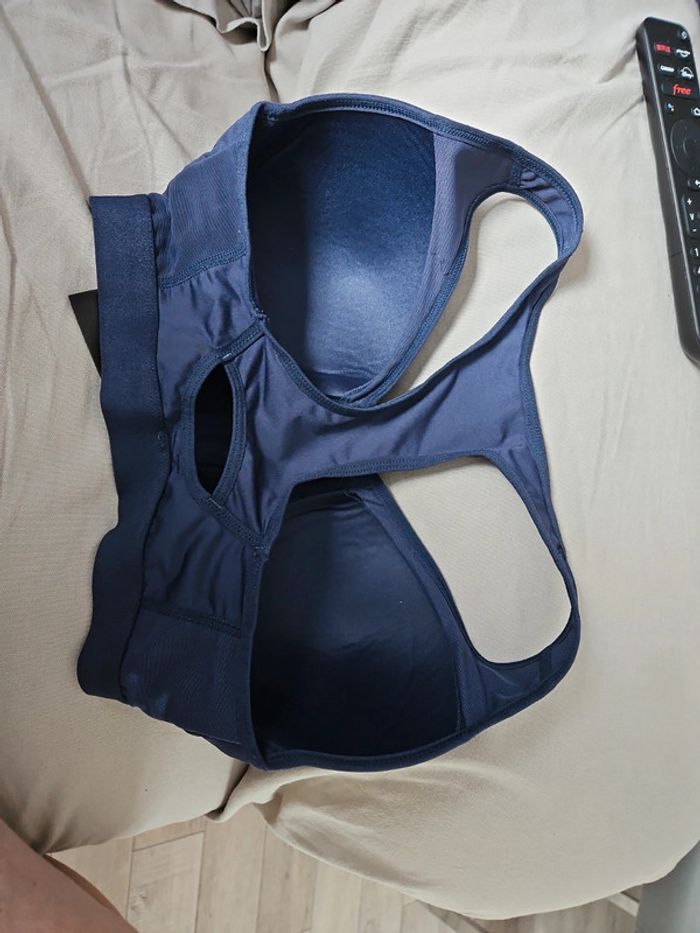 Brassière de sport femme - photo numéro 3