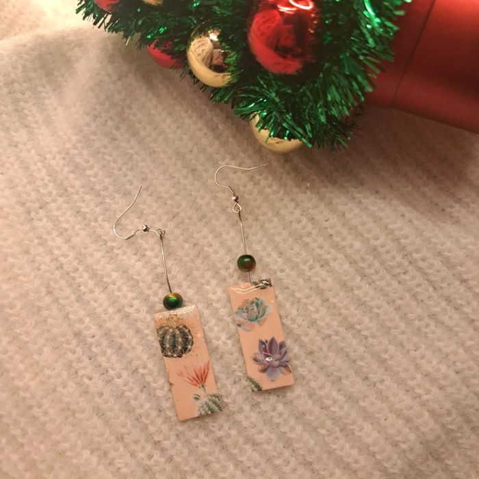 Boucles d'oreilles pendante multicolore légère - photo numéro 5