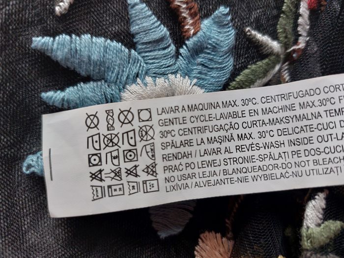 Top manches longues Zara résille noir broderies fleurs & oiseaux taille 36-38 - photo numéro 8