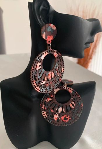 Boucles d’oreilles xxl bohème en bois et tissu floral marron chocolat et rose