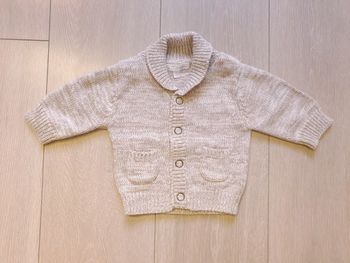 Gilet couleur beige. Garçon 3 mois. Marque Kitchoun