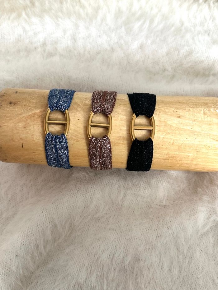 Bracelet tissu maille marine dorée