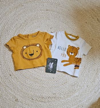 Lot 2 tee shirts 1 mois orchestra