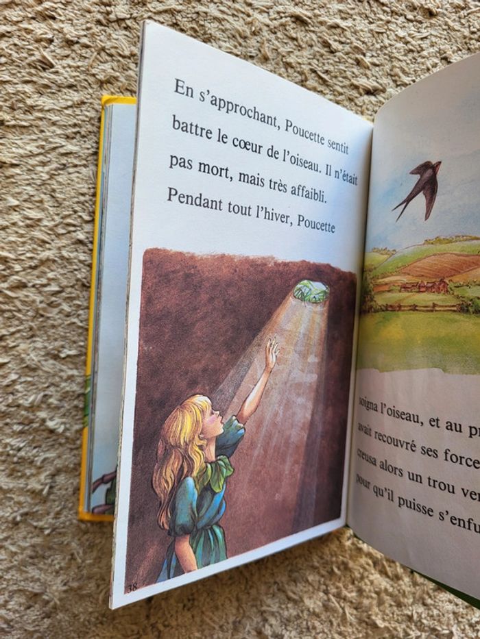 Livre enfant Poucette - Collection "Mes Contes Préférés" - Série Lady Bird 600 - photo numéro 9