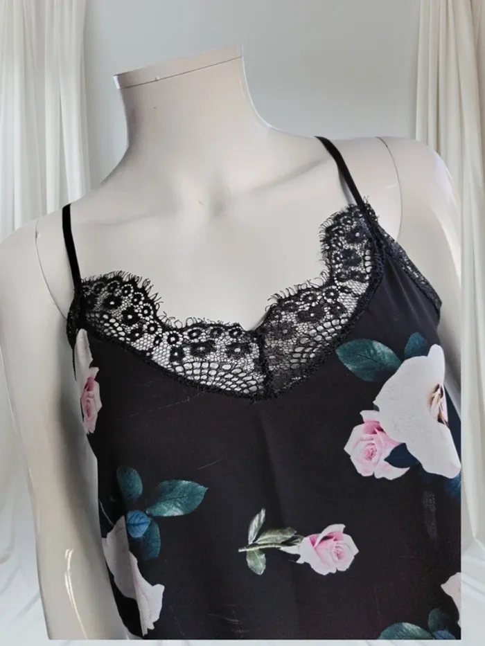 Superbe Débardeur Noir Fleuri, T.S/M - photo numéro 3