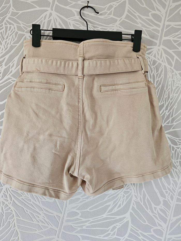 Short bonobo taille 34 ok 36 - photo numéro 3