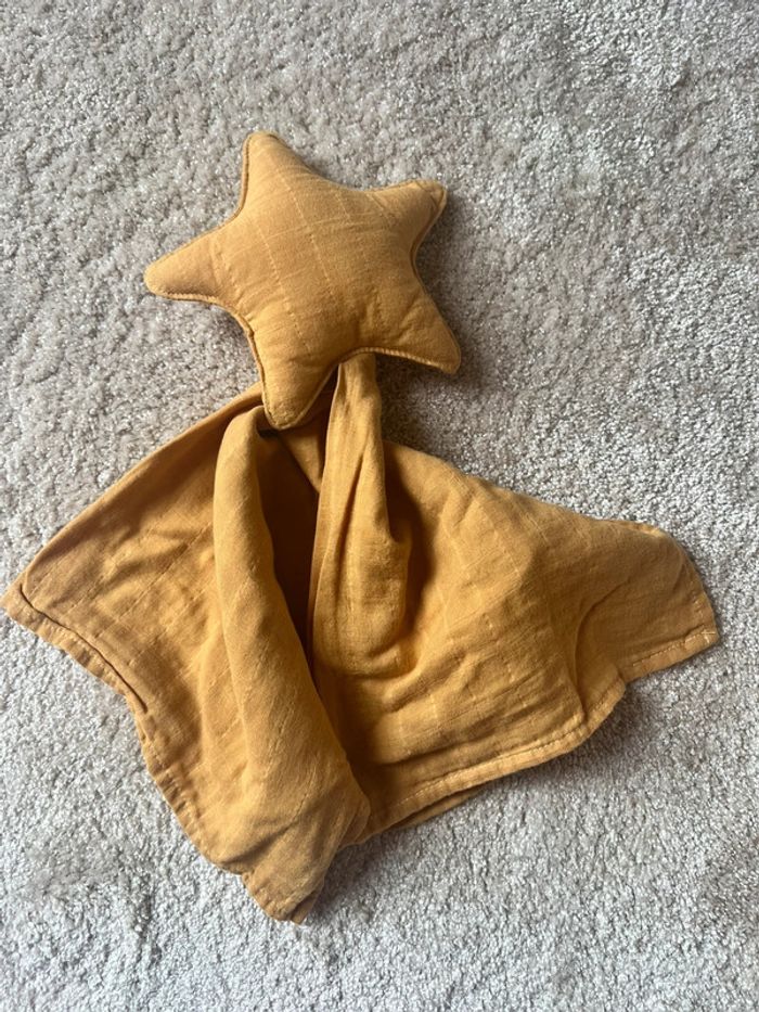 Doudou étoile Gaze ocre neuf