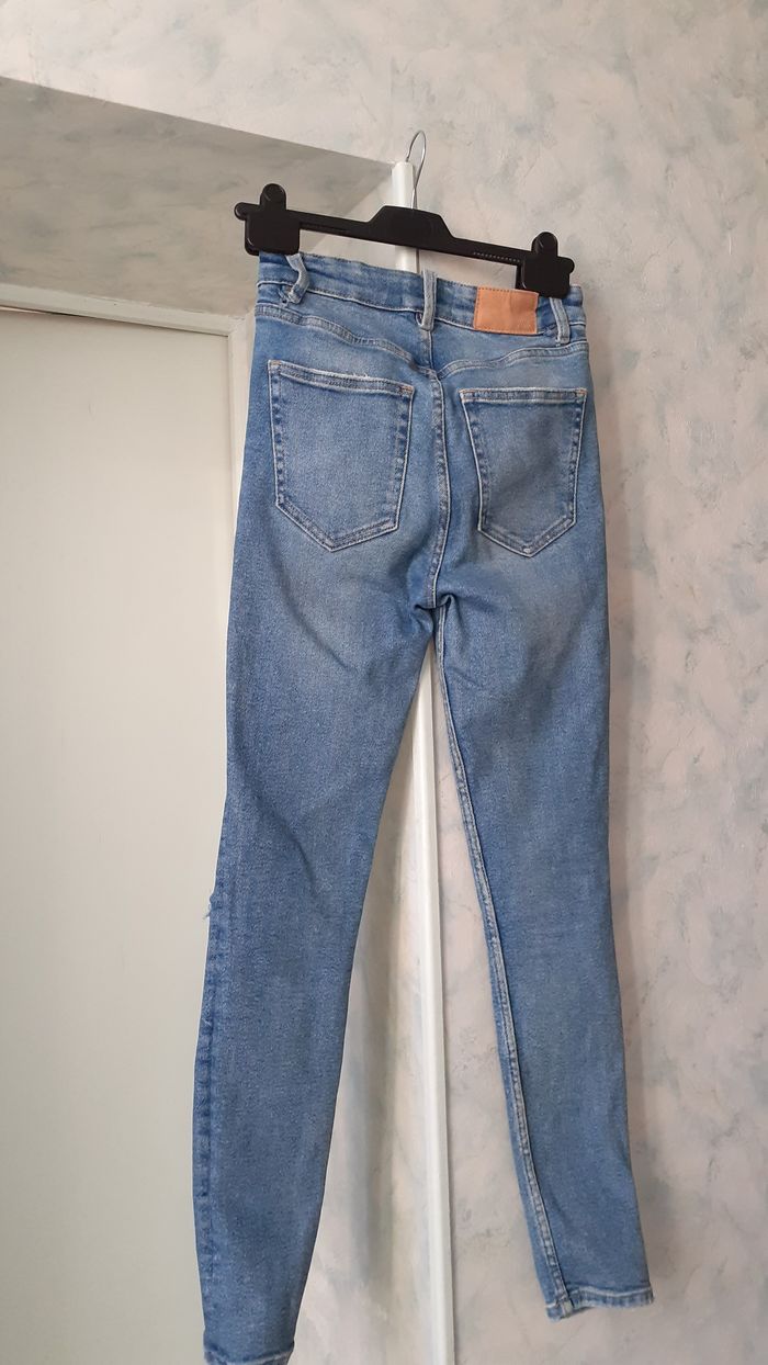 Jean femme taille 36 - photo numéro 2
