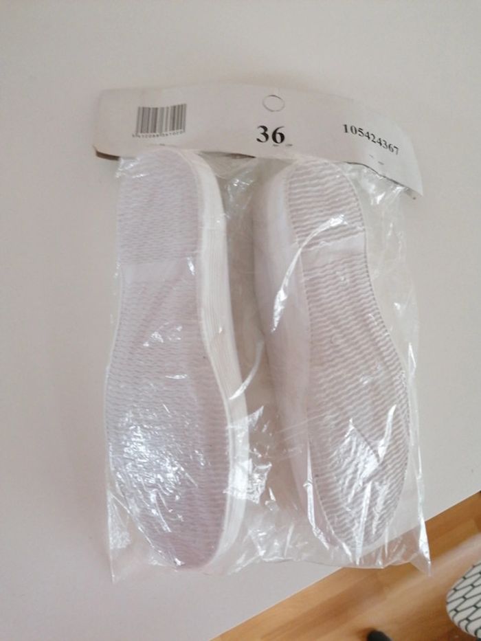 Sandales de gymnastique 36 - photo numéro 2