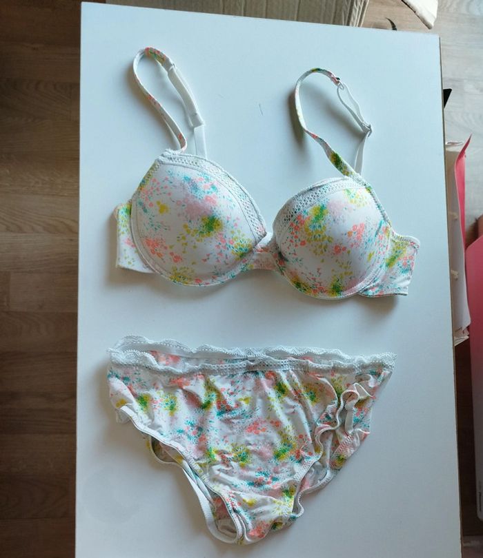 Ensemble lingerie - photo numéro 2