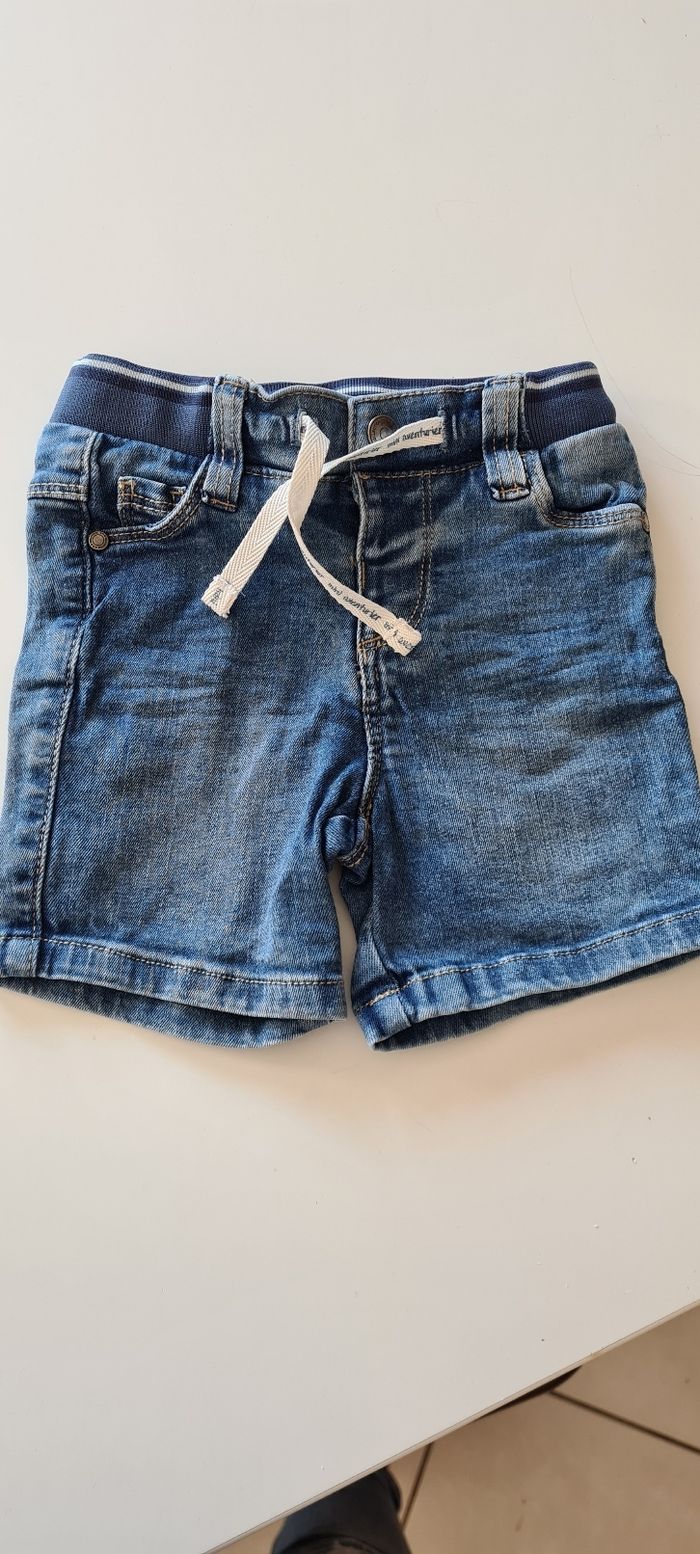 Short en jean tape à l'oeil