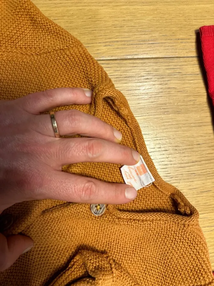 2 gilets 3ans - photo numéro 2