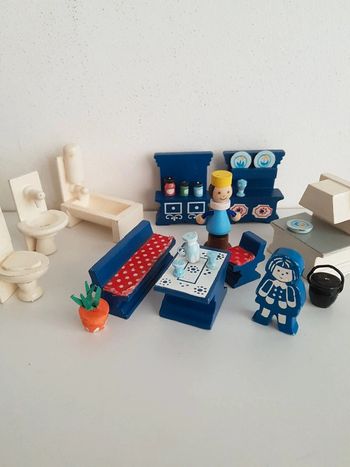 Set de mini mobilier en bois et accessoires