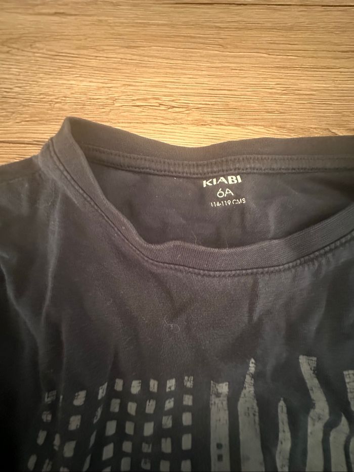 Tee-shirt 6 ans idéal automne tbe envoi rapide - photo numéro 2