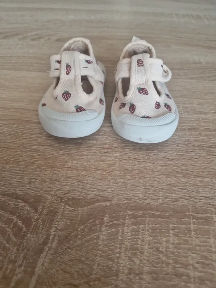 Chaussures taille 19 - photo numéro 2