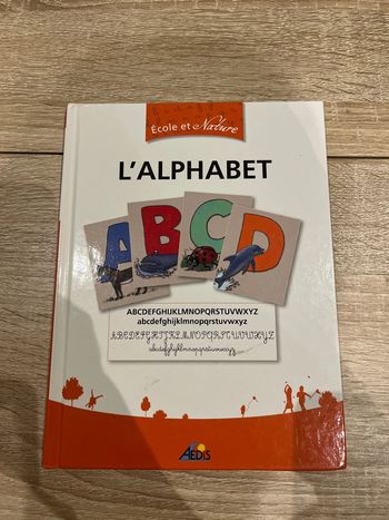 Livre cartonné pour apprendre à écrire les lettres