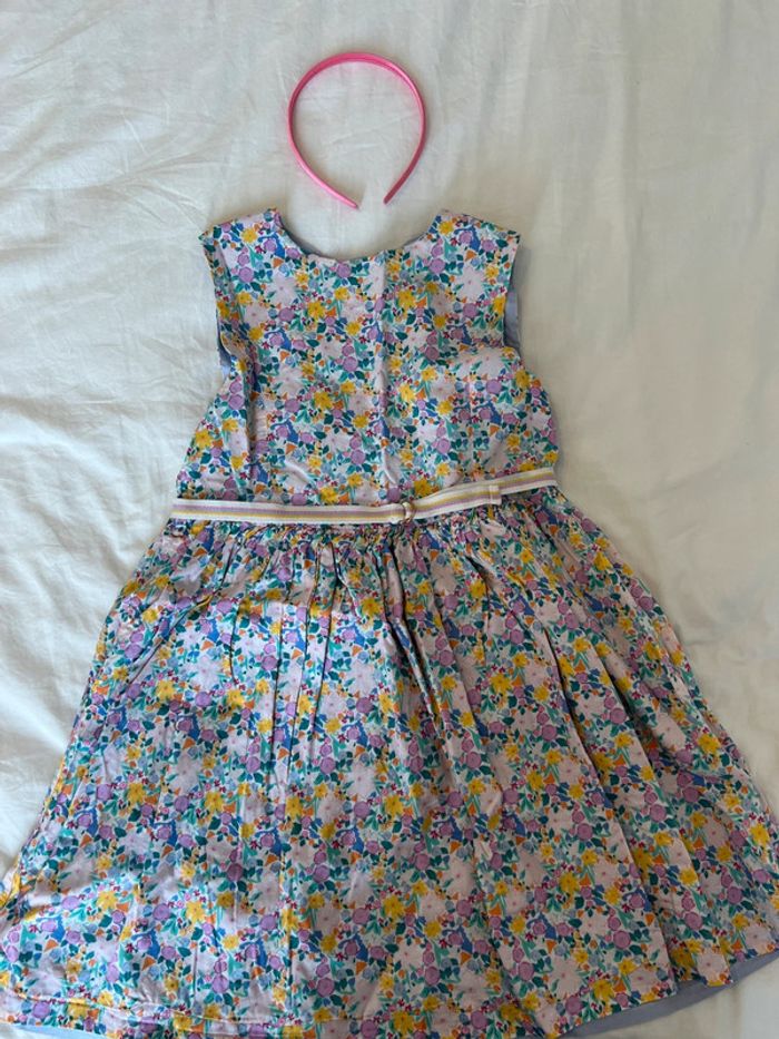 Magnifique robe réversible en sept ans