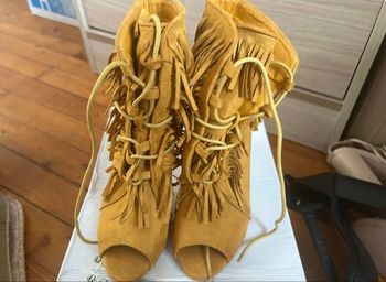 Talons aiguilles neuves 