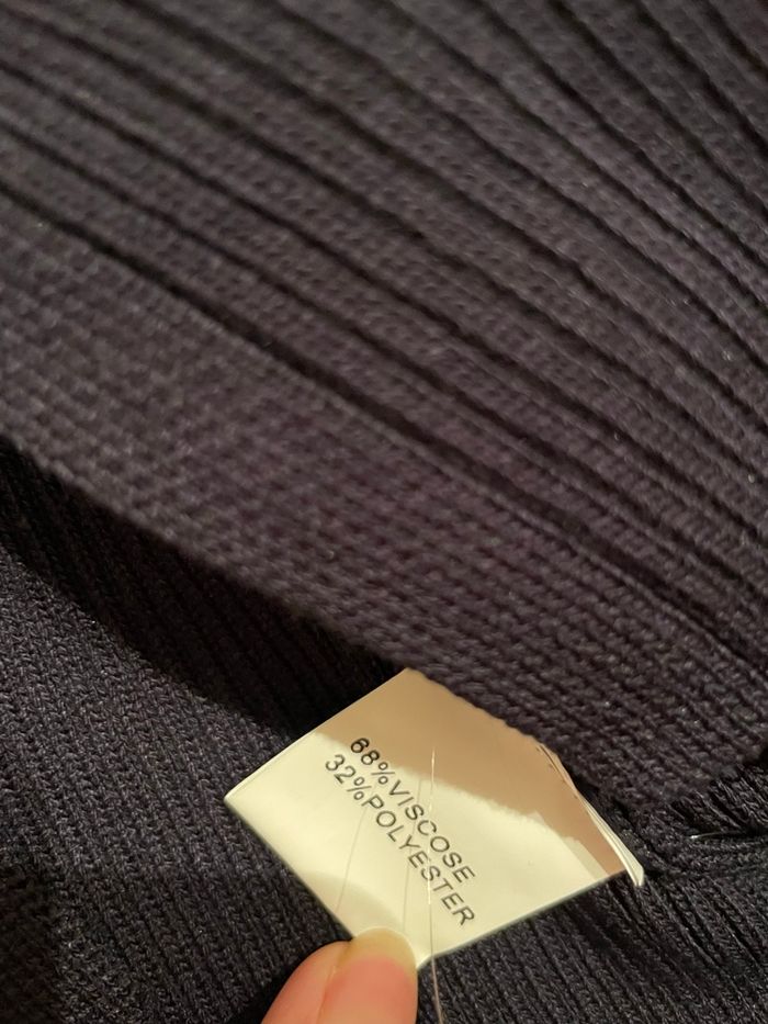 Cardigan noir avec bouton doré - photo numéro 4