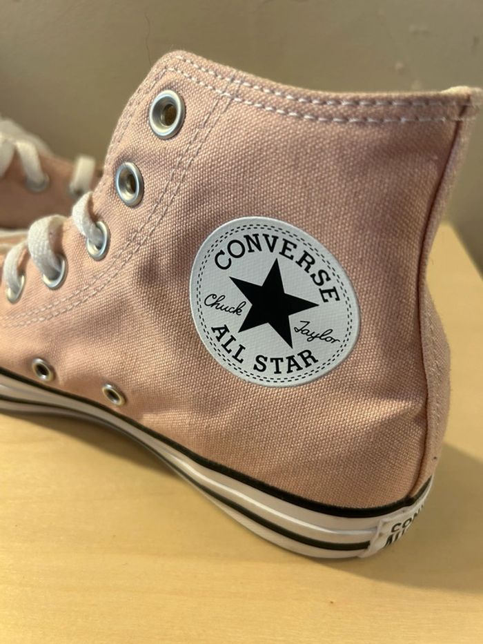 Femme ou ado : converse hautes rose clair taille 37 - photo numéro 2