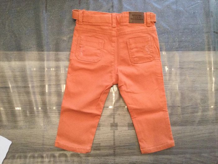 Pantalon 9 mois neuf juste lavé - photo numéro 2