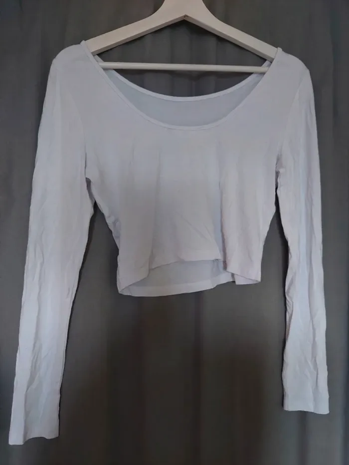 T-shirt blanc manches longues Shein – Taille M – Décolleté dos - photo numéro 2