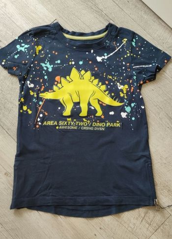 T-shirt 6/7 ans dinosaure