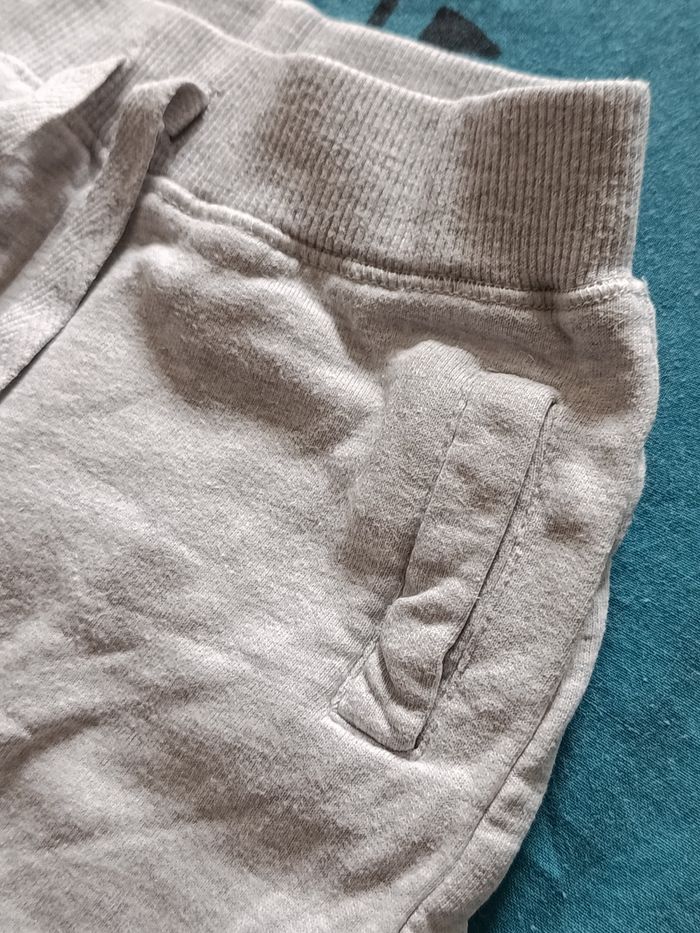 Pantalon de jogging bébé taille 6 mois - photo numéro 2