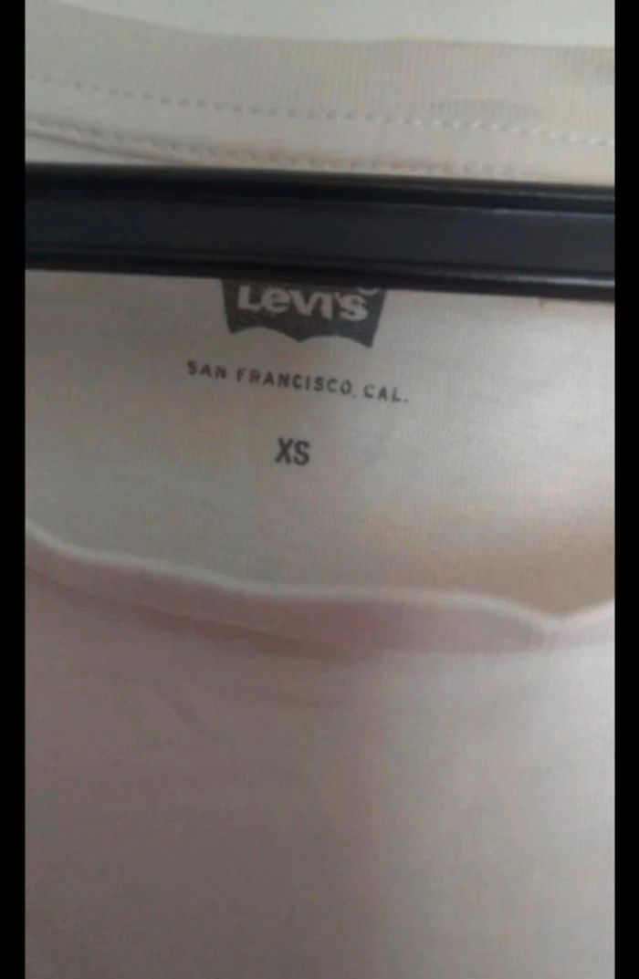 T-shirt taille XS Lévis - photo numéro 2