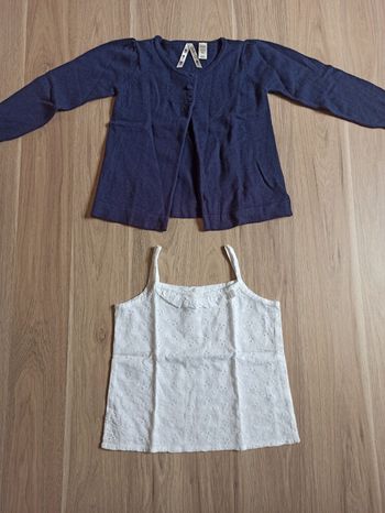 Gilet bleu marine à bouton 4 ans Okaïdi débardeur blanc broderie Vertbaudet 5 ans