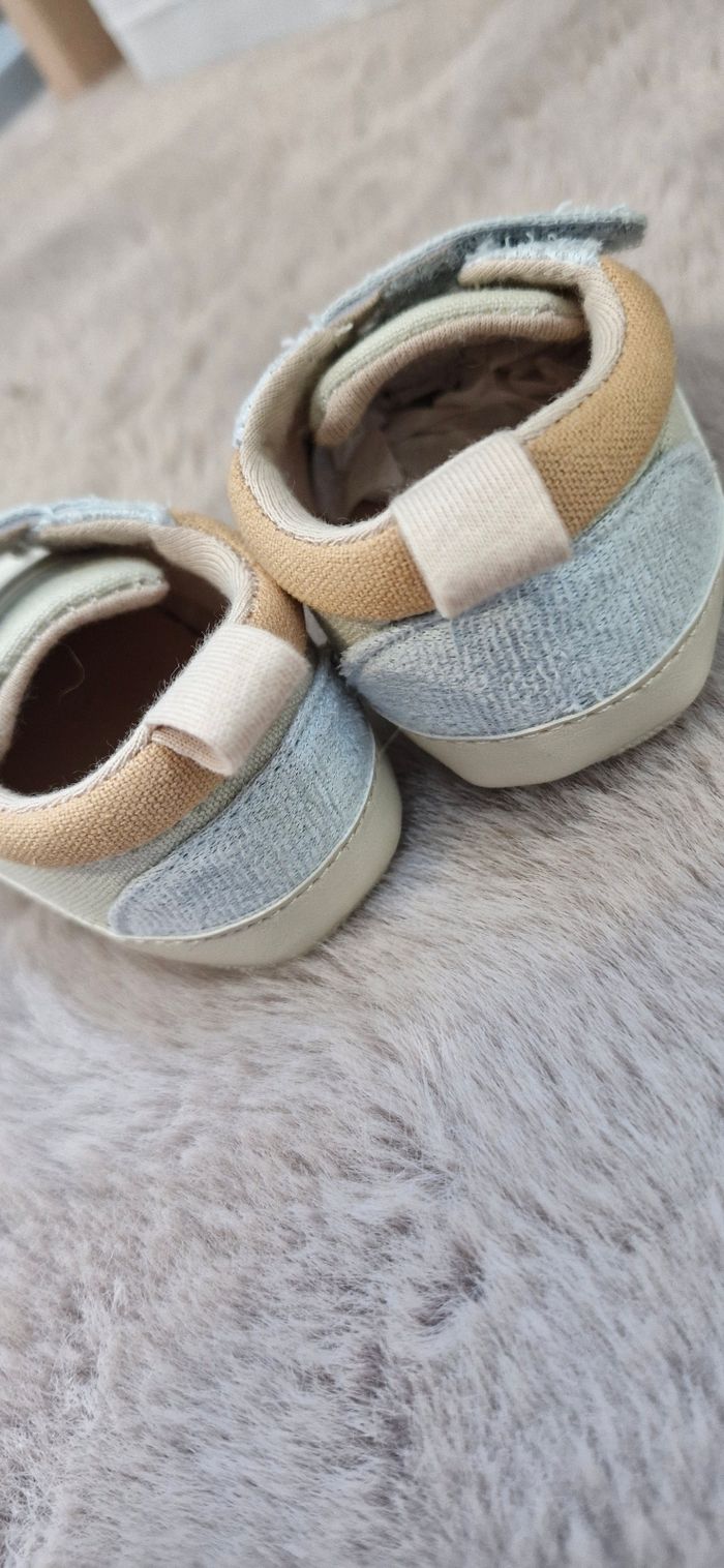 Chaussure à scratchs bébé taille 0-3 mois Vert d'eau et bleu marron - photo numéro 3