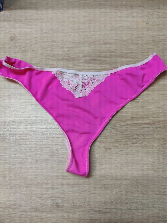 String rose et blanc