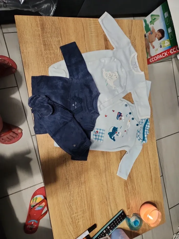 Pyjamas 1 mois - photo numéro 3