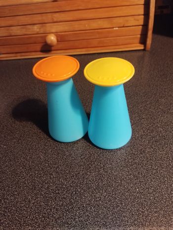 Lot sel /poivre tupperware 