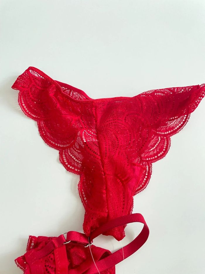 Ensemble en dentelle rouge 75B/S - photo numéro 2