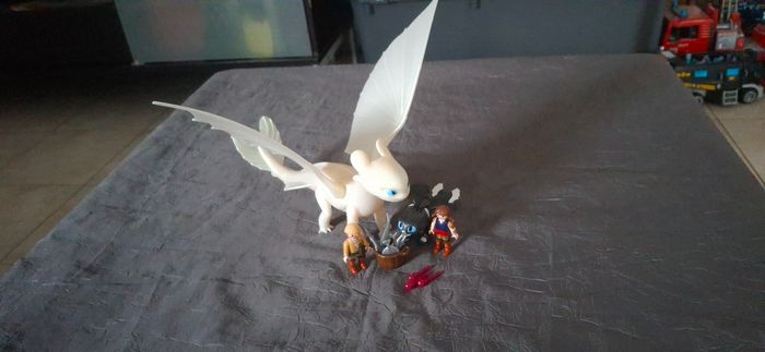 Lot Figurines "Comment Dresser Votre Dragon" - Furie Nocturne Blanche, Bébé Dragon Noir et Enfants de Harold & Astride - photo numéro 5