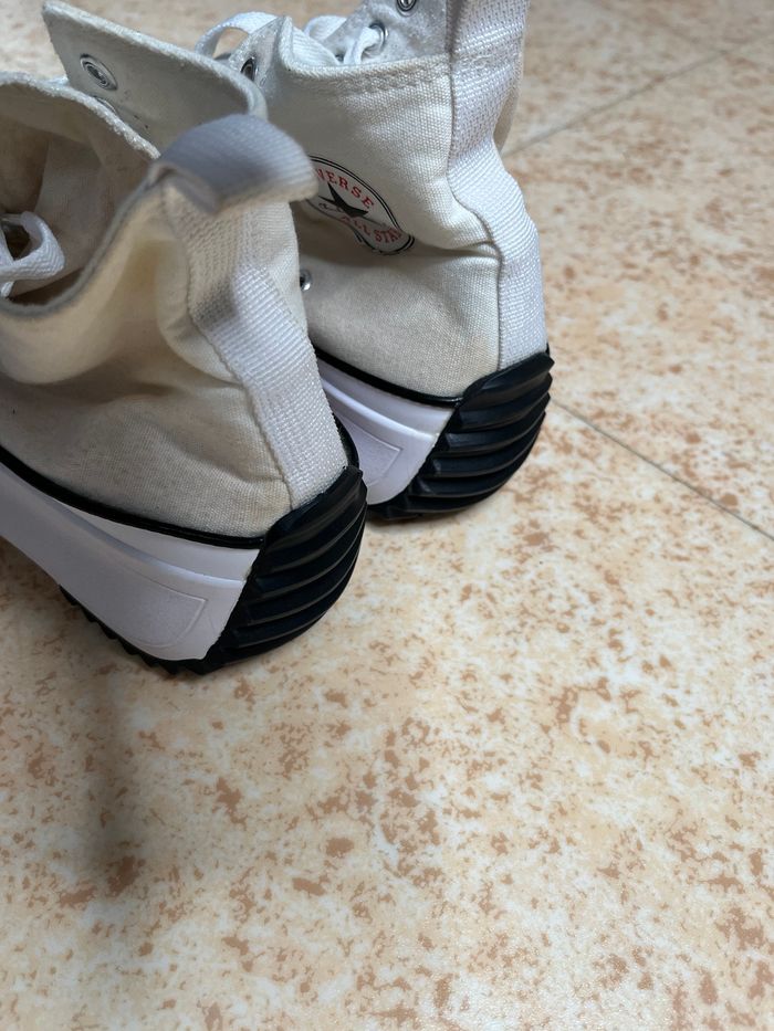 Basket femme converse semelles compensées 36 beige en très bon état Effet moucheté Très peu portée - photo numéro 6