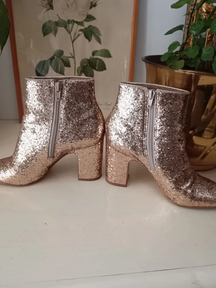 Bottines dorées paillettes Studio Céleste p.36 - photo numéro 5