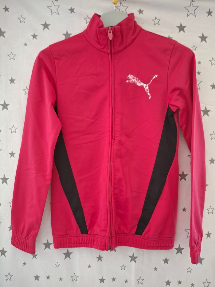 Veste zippée rose et noir col montant 12 ans Puma
2 poches devant et 2 intérieur 
Très bon état ni trous ni tache - photo numéro 2