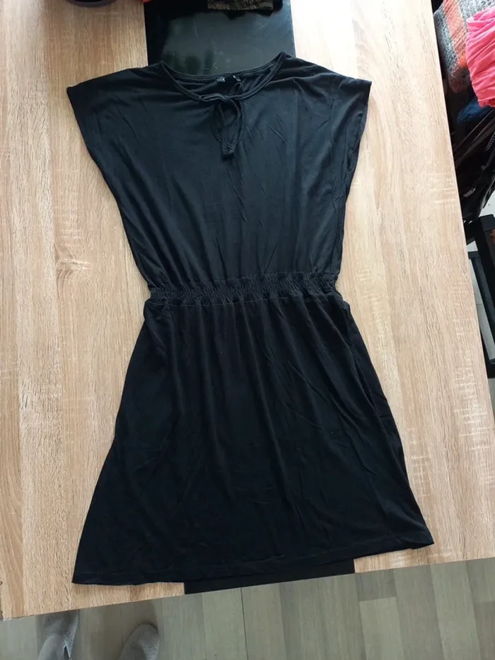 Robe noir - photo numéro 6