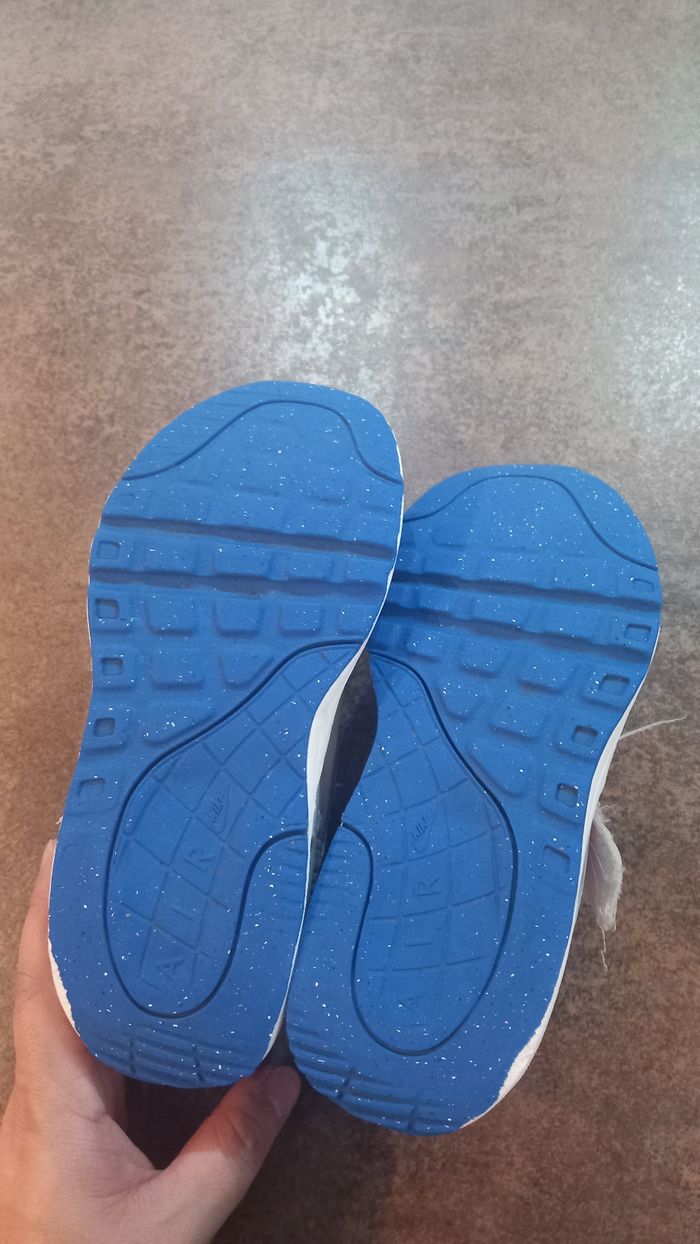 Baskets nike taille 33 - photo numéro 7