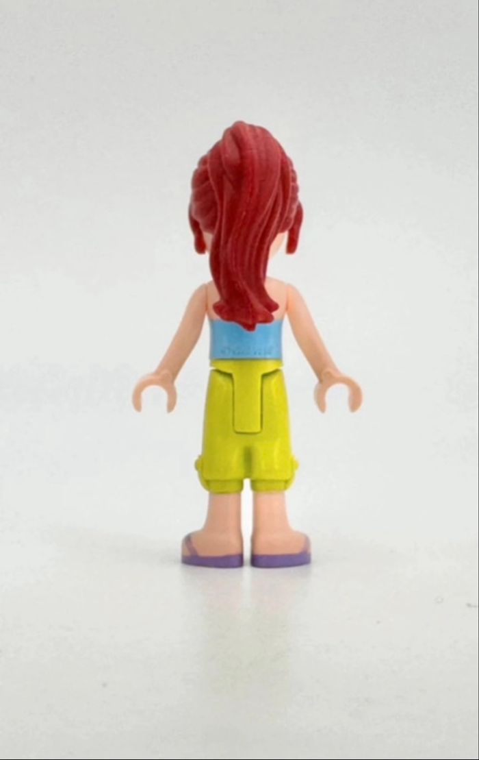 Lego Figurines Friends : Mia portant son Top 2 Papillons - photo numéro 3