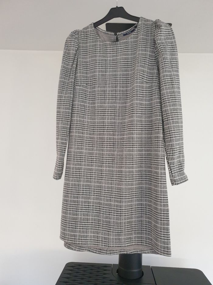 Robe M a carreaux noire et blanches neuve